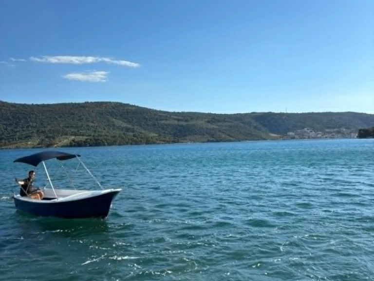 Rent a Pasara Vodice 485 Poljica