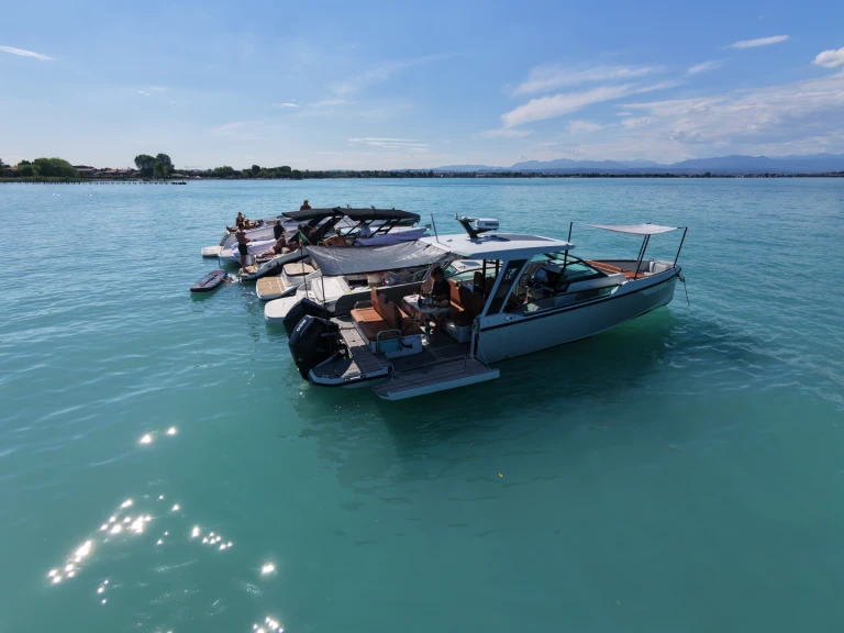 Bareboat Rental Motorboat Saxdor with a boat licence