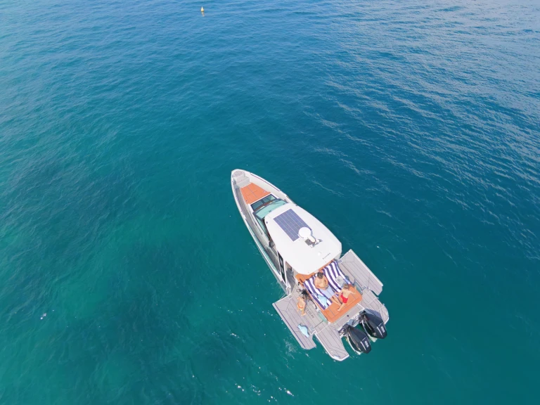 Motorboat for rent Sirmione at the best price