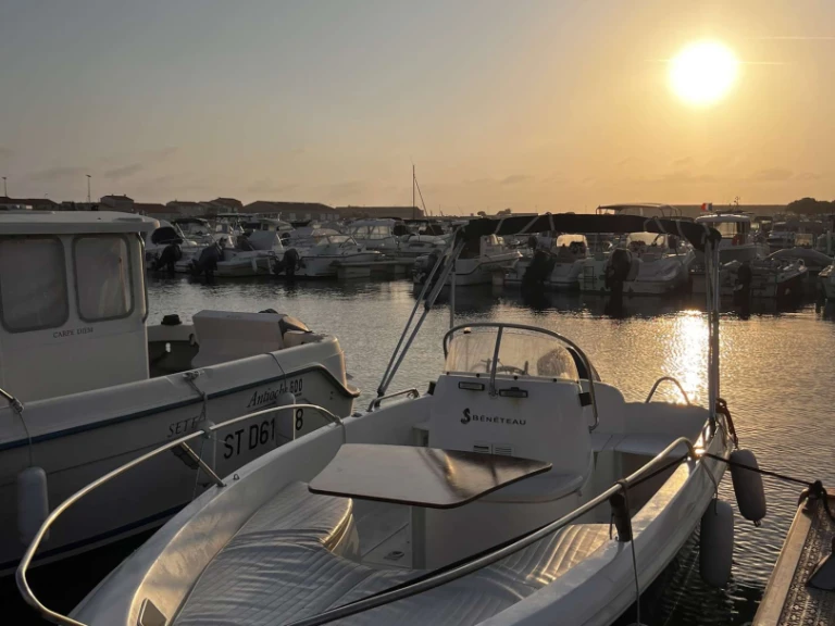 Motorboat rental with or without captain Bénéteau France