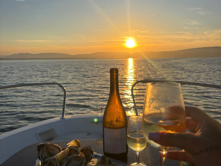 Motorboat for rent France at the best price