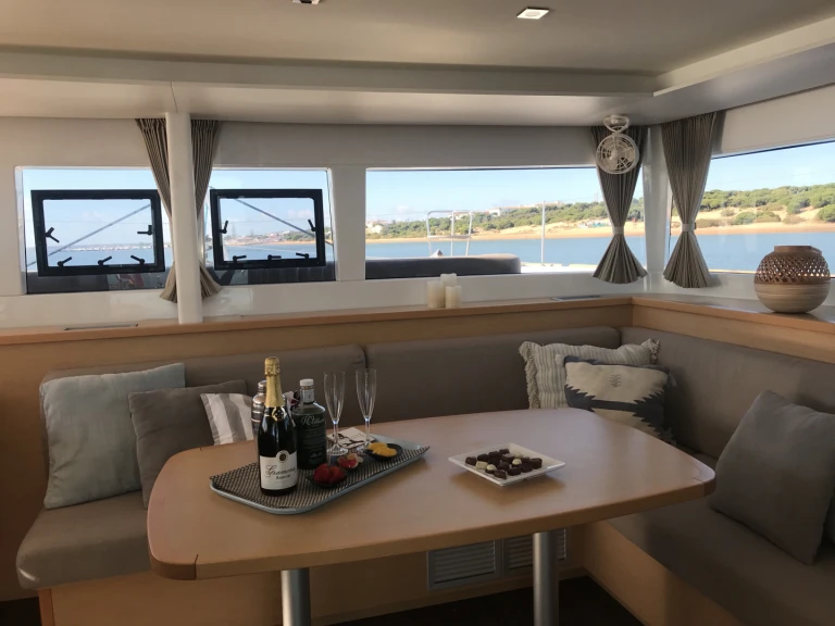 Lagoon Lagoon 450 F in Sant Antoni de Portmany on SamBoat