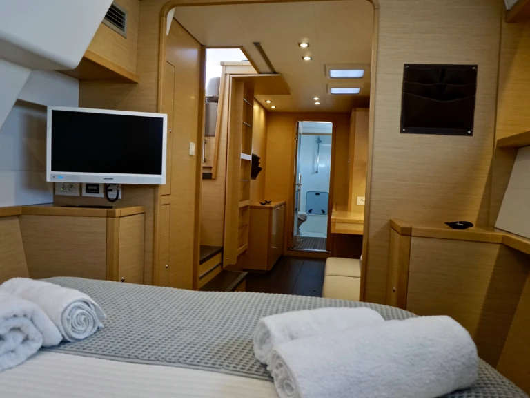 Yacht charter Sant Antoni de Portmany cheap Lagoon 450 F