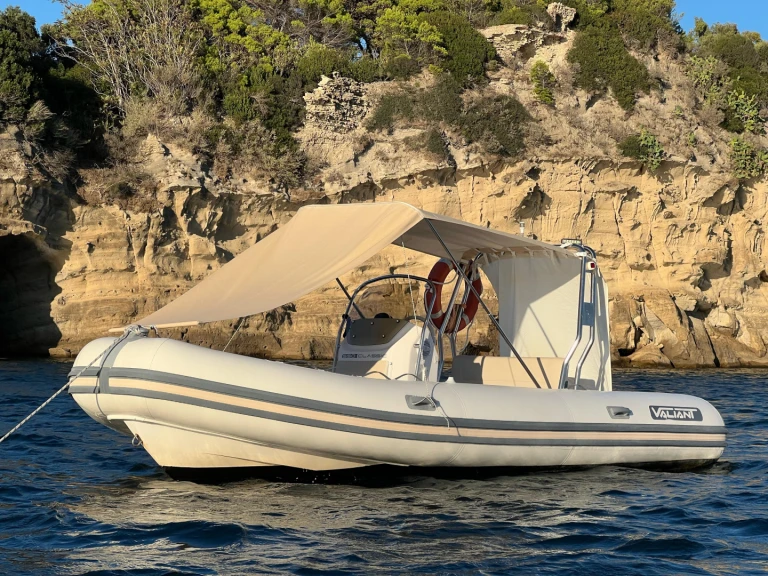 Bareboat Rental RIB Valiant with a boat licence