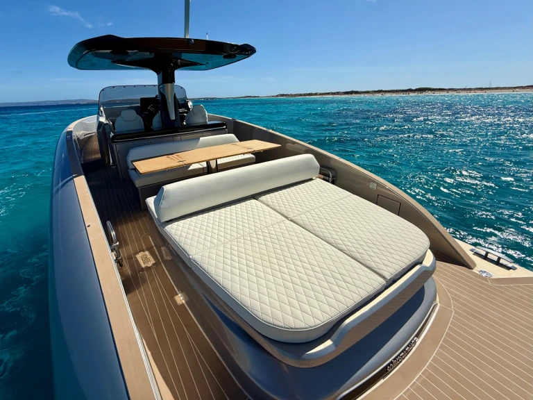 Motorboat rental with or without captain Solaris Power Spain