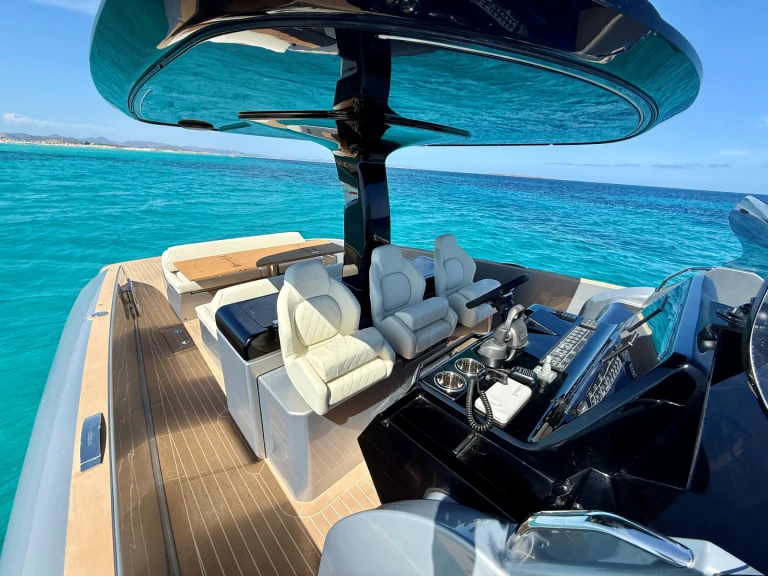 Motorboat for rent Spain at the best price