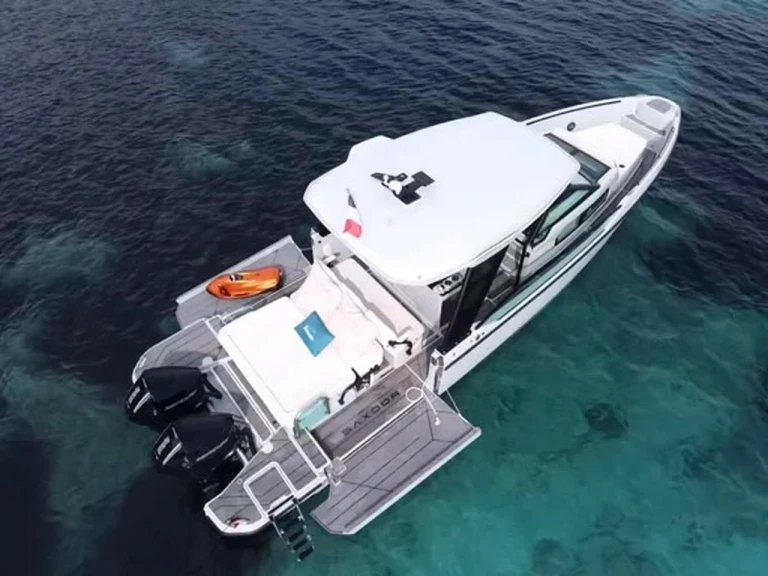 Motorboat rental with or without captain Saxdor Golfe-Juan