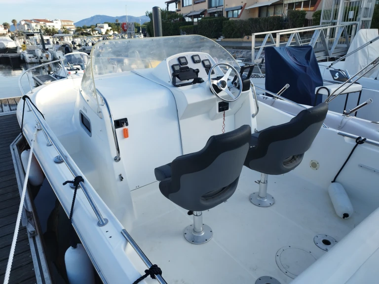 Motorboat rental in Saint-Cyprien - White Shark White Shark 248