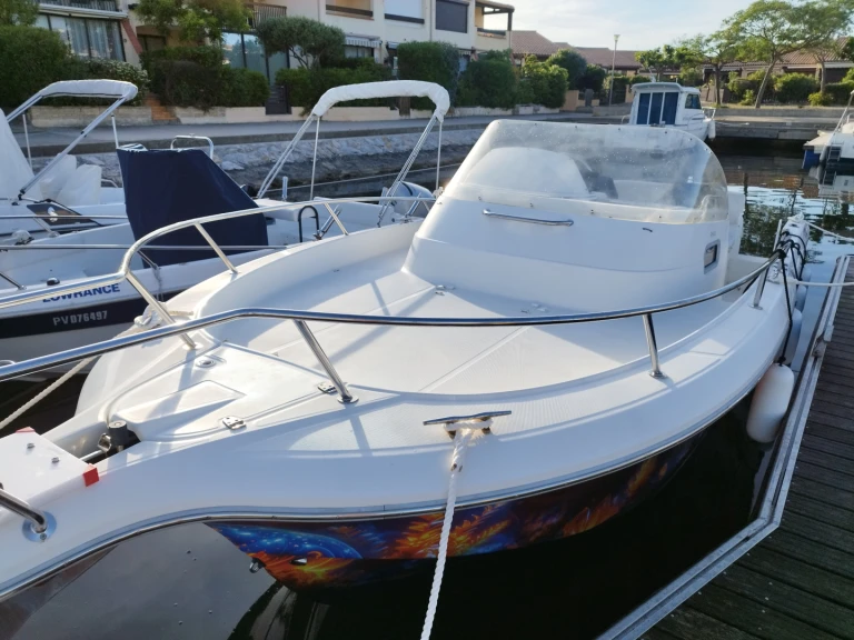 Boat rental White Shark White Shark 248 in Saint-Cyprien on Samboat