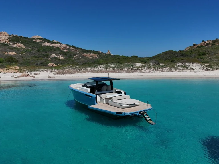 Motorboat rental in Poltu Quatu - BELLINI Astor 36