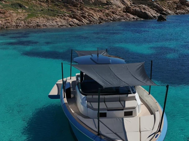 Motorboat for rent Poltu Quatu at the best price