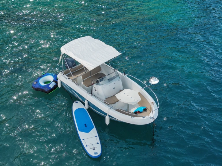 Yacht charter Marseille cheap Cap Camarat 5.1 CC Style