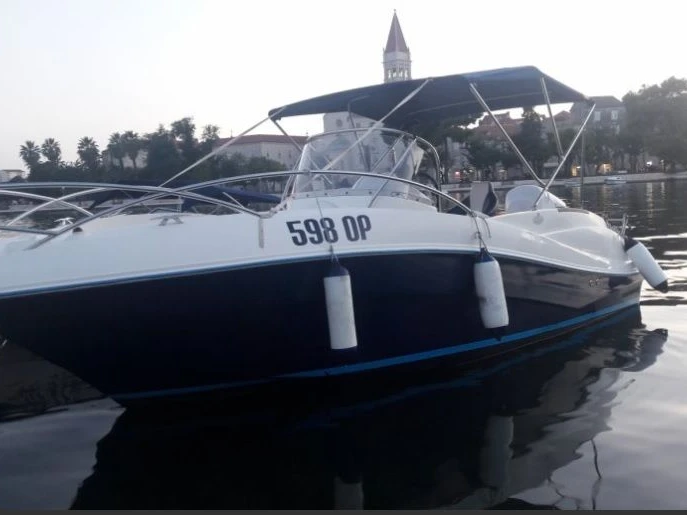 Boat rental Quicksilver Quicksilver 635 Commander in Split on Samboat