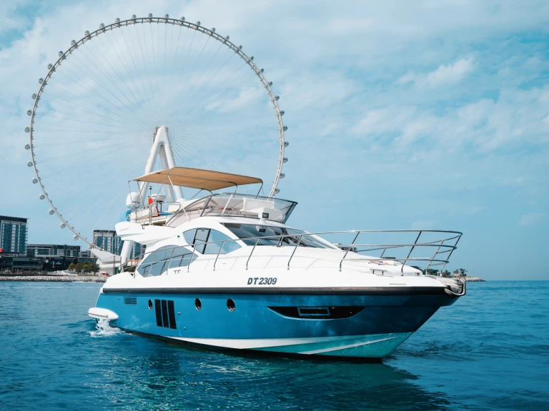 Boat rental Azimut Azimut 50 X33 in Dubai Marina on Samboat