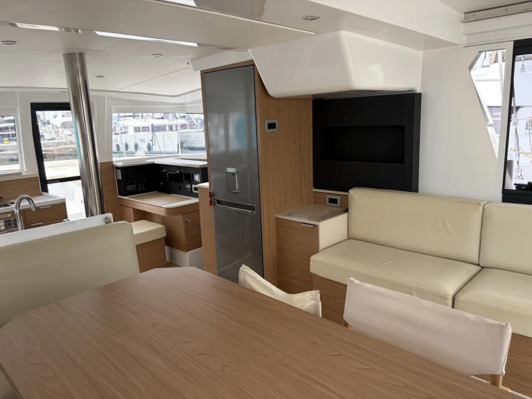 Boat rental Bali Bali 4.2 in Alimos on Samboat
