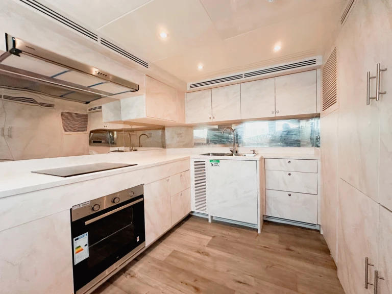 Luxury Yacht for rent Dubai Marina at the best price