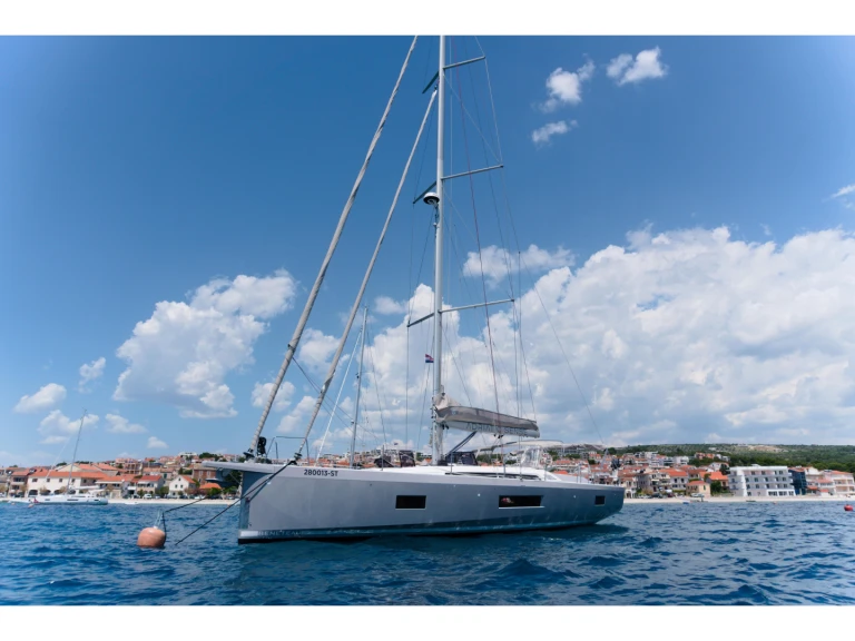 Sailboat rental in Primošten - Bénéteau Oceanis 51.1
