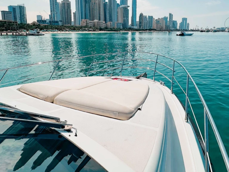 Rent a Azimut Azimut 50 X33 Dubai Marina
