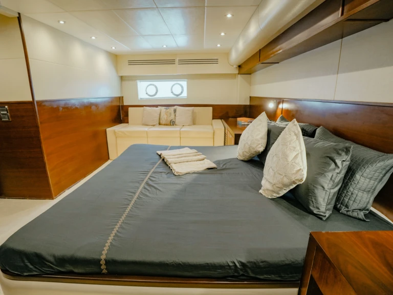 Yacht charter Dubai Marina cheap Luxury Motor Yacht S