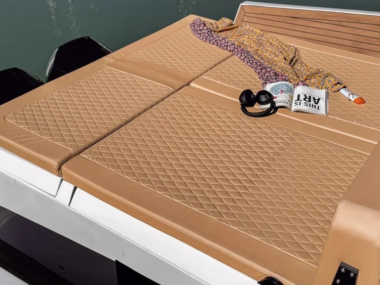 Yacht charter Sitges cheap Nuva M11 Cabin