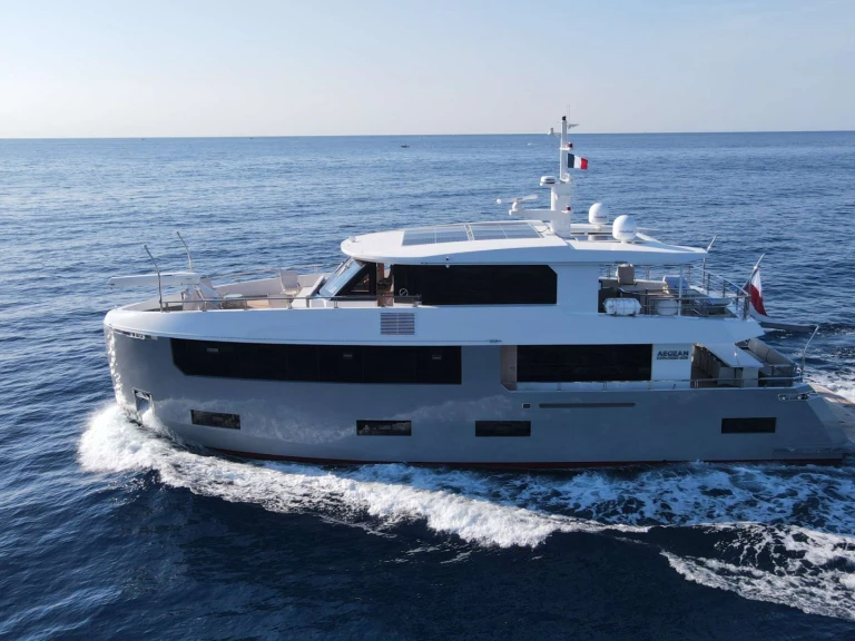 Luxury Yacht for rent Olbia at the best price