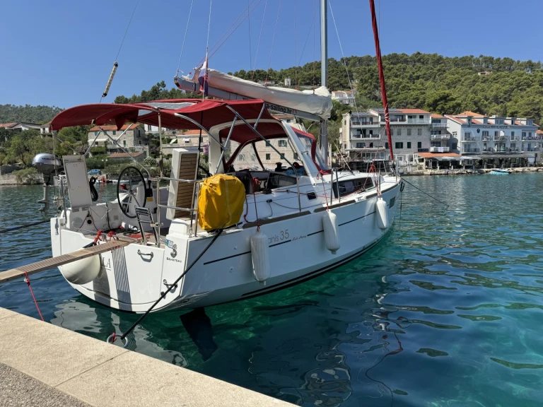 Sailboat for rent Split at the best price