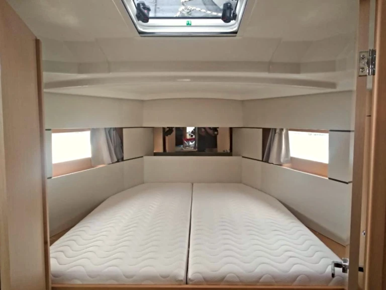 Sailboat rental in Livorno - Bénéteau Oceanis 38.1