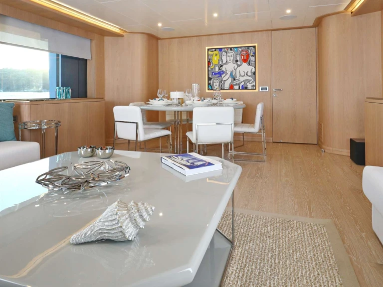 Bareboat Rental Luxury Yacht Aegean Build with a boat licence