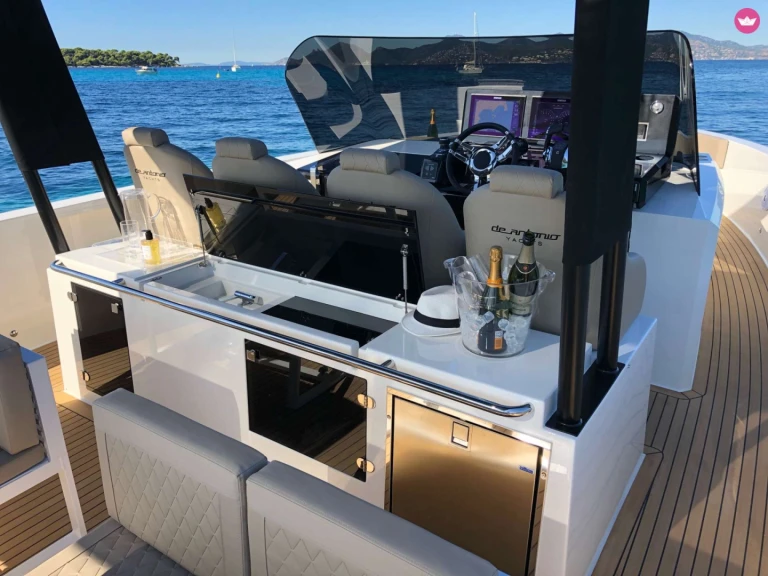 Luxury Yacht for rent Parikia at the best price