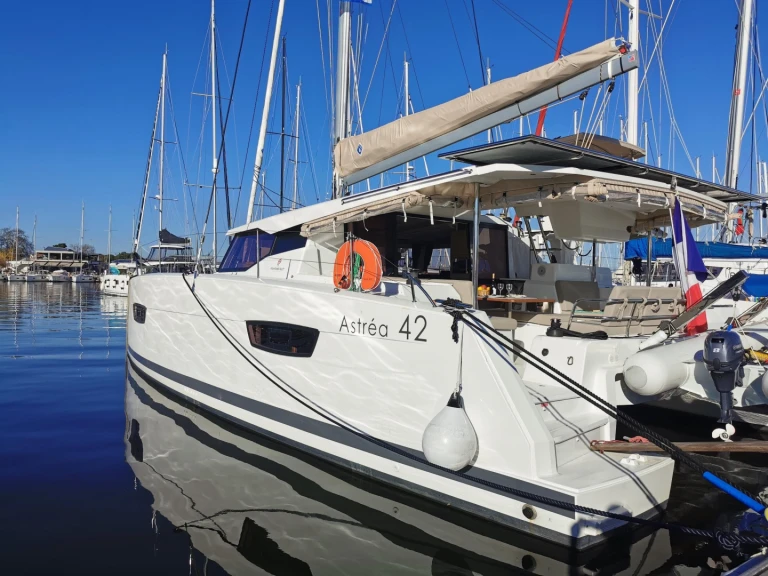 Bareboat Rental Catamaran Fountaine Pajot with a boat licence