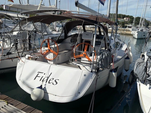 Sailboat rental with or without captain Elan Pula