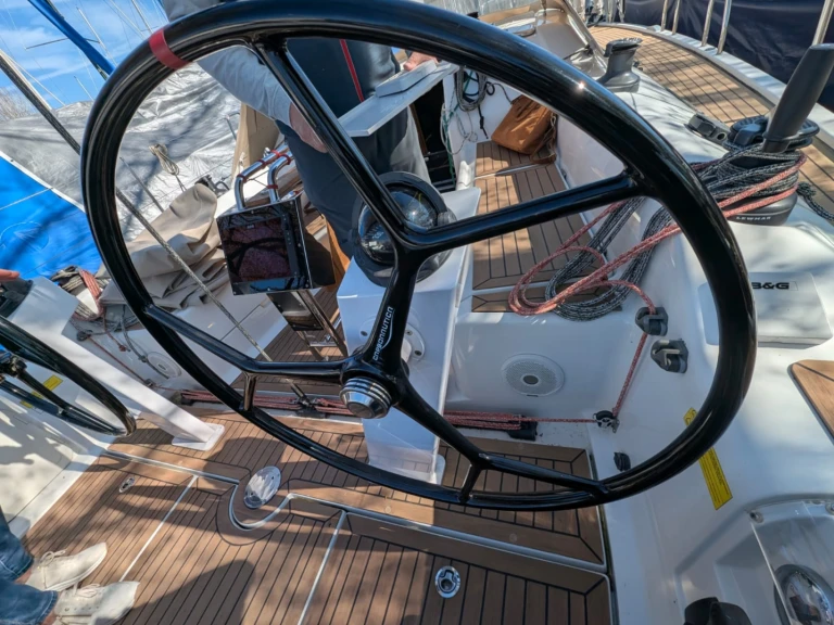 Rent a Dehler Dehler 38 Marseille