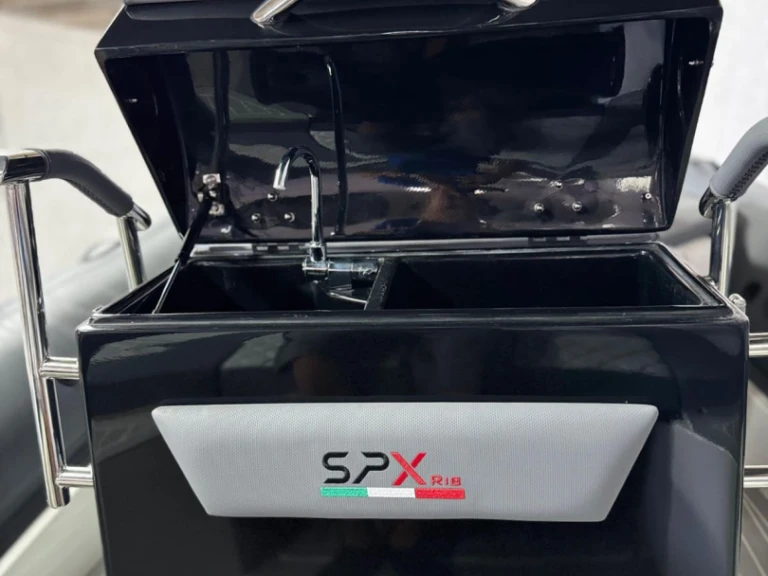 Spx   24 Dinette in Lège-Cap-Ferret on SamBoat