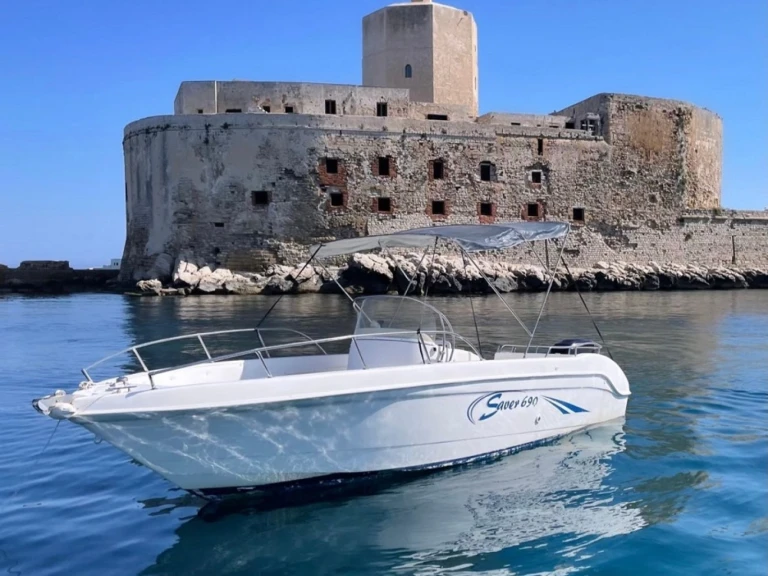 Bareboat Rental Motorboat Saver with a boat licence