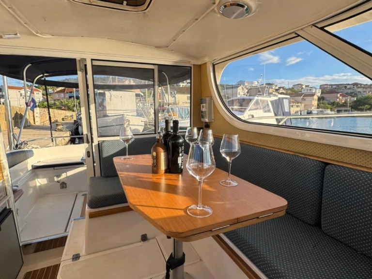 Motorboat rental in Preko - Quicksilver Quicksilver 700 Week-End