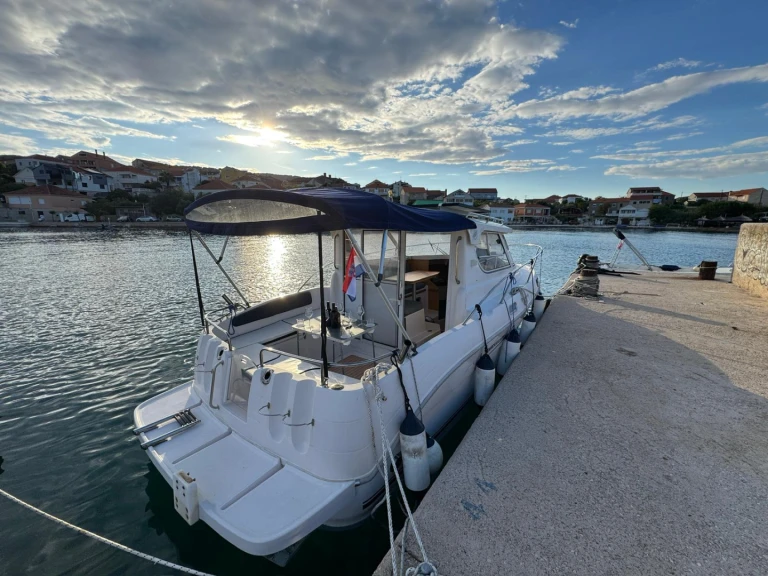 Boat rental Quicksilver Quicksilver 700 Week-End in Preko on Samboat