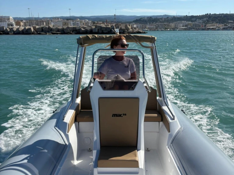Rent a Micucci Mik Boat 560 Vieste