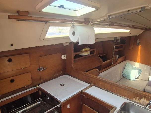 Dufour Dufour 39 charter bareboat or captained in  Marina deportiva de Menorca