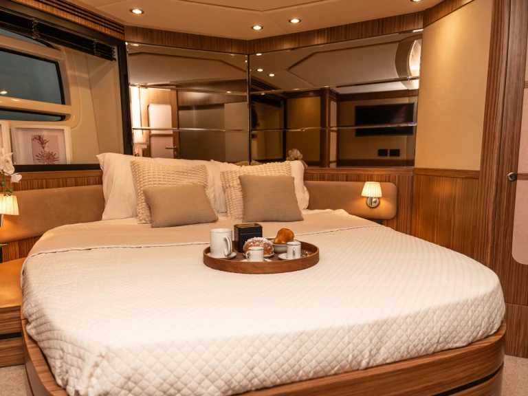 Motorboat rental in Naples - Azimut Azimut Magellano 53