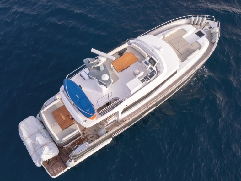Motorboat rental with or without captain Azimut Naples