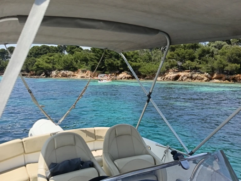 Motorboat rental in Mandelieu-la-Napoule - Bénéteau Flyer 550 Open S2