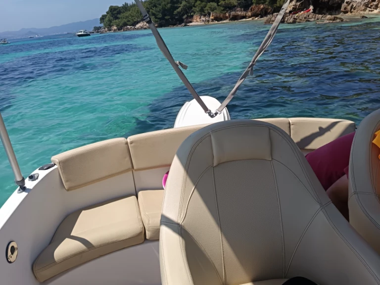 Boat rental Bénéteau Flyer 550 Open S2 in Mandelieu-la-Napoule on Samboat