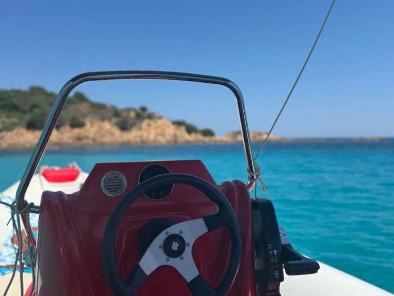 Motorboat rental in Porto Rotondo - Magnus 6.20