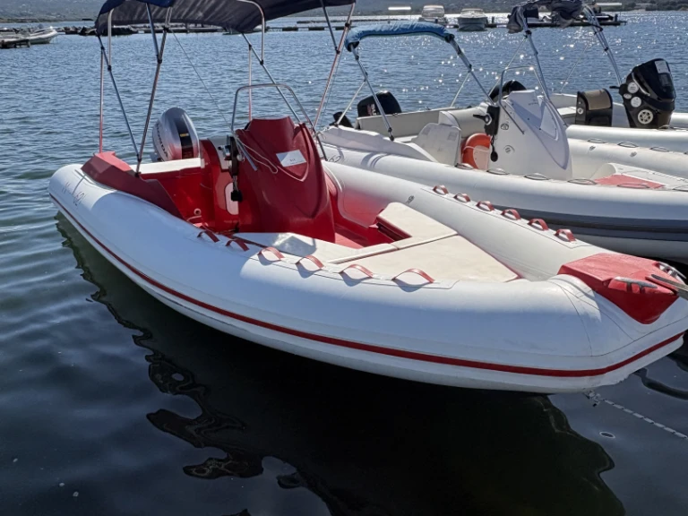 Boat rental Magnus 6.20 in Porto Rotondo on Samboat