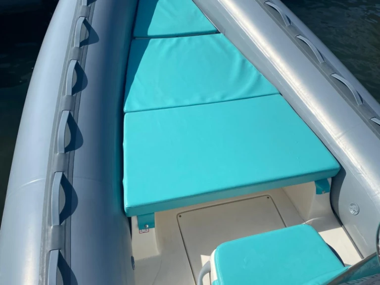 Boat rental Bwa California 550 in Olbia on Samboat