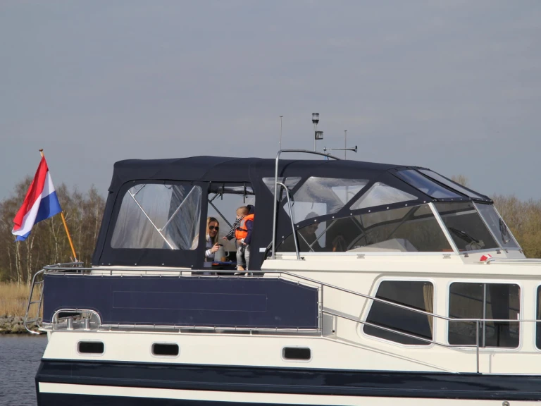Motorboat rental with or without captain privateer Gaastmeer