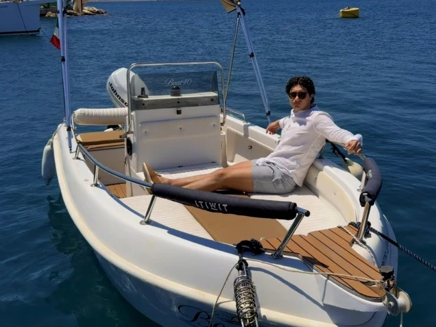 Motorboat rental with or without captain Arkos Taranto