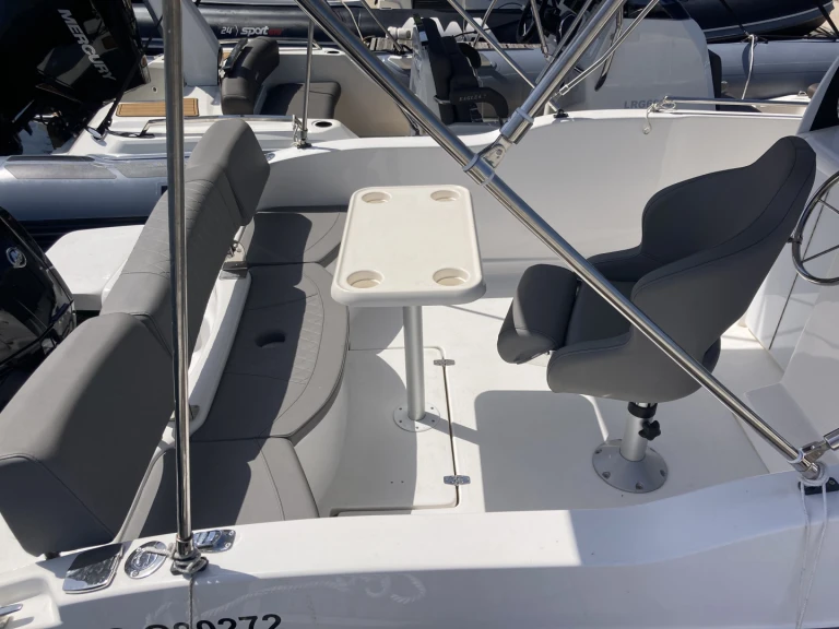 Motorboat for rent Sanguinet at the best price