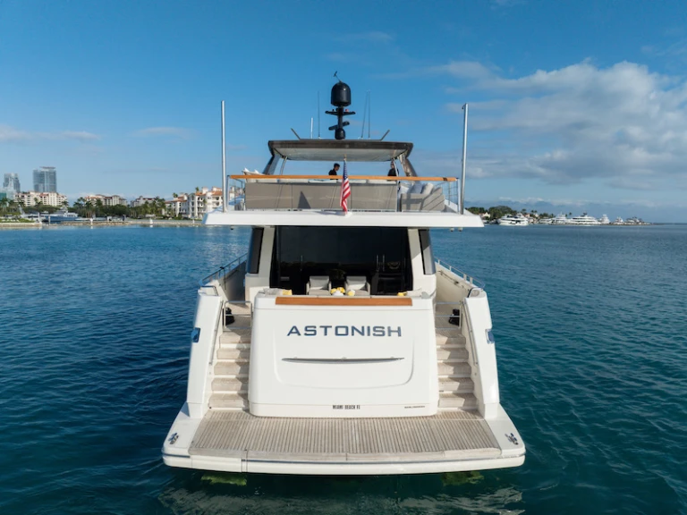 Boat rental San Lorenzo SL97 in Miami on Samboat