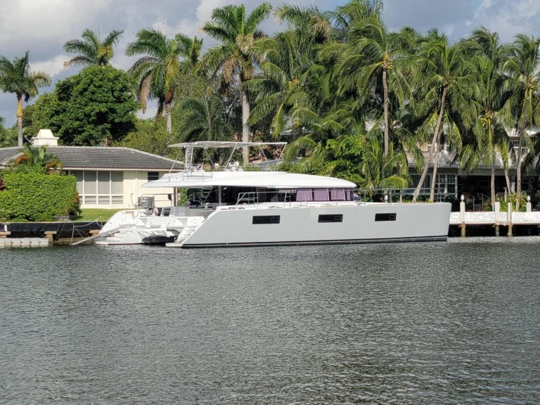 Lagoon 620 Power Catamaran in Key West on SamBoat